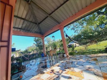 VENDO CASA DE SEGUNDA TITULADA DE 661M2