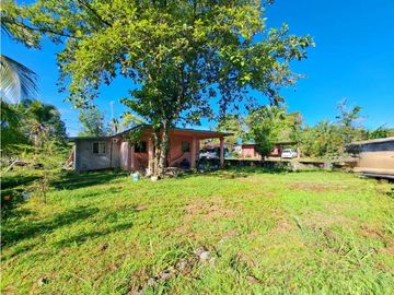 VENDO CASA DE SEGUNDA TITULADA DE 661M2