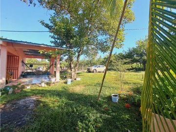 VENDO CASA DE SEGUNDA TITULADA DE 661M2
