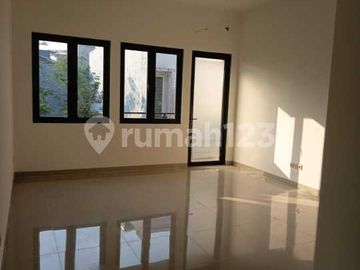 Dijual Rumah di The Green Cluster Vineyard