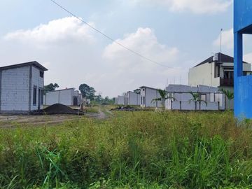 Di dalam perumahan The Palm Manisrenggo Di jual rumah hunian Mileni