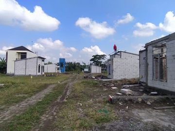 Di dalam perumahan The Palm Manisrenggo Di jual rumah hunian Mileni