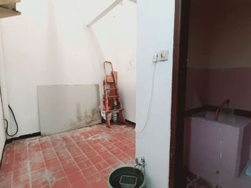 Rumah di Babatan Mukti Wiyung Carport 2 Mobil Murah