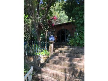 CASA EN VENTA CON VISTA AL LAGO 