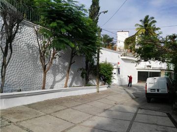 CASA EN VENTA CON VISTA AL LAGO 