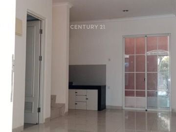 Rumah Siap Huni 2 Lantai Cluster Europe Green Lake City Cipondoh