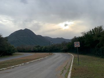 HERMOSA QUINTA EN FRACC. LA CONCORDIA, SECT. LAS ARDILLAS, JUAREZ.
