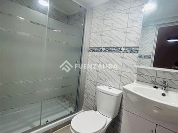 Casa en venta de 3 dorm. en Maipú propiedad remodelada