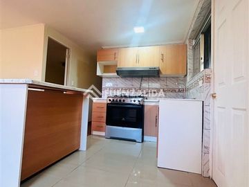 Casa en venta de 3 dorm. en Maipú propiedad remodelada