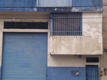 Excelente galpón con casi 1000 mt2 - Venta - Lanus Oeste