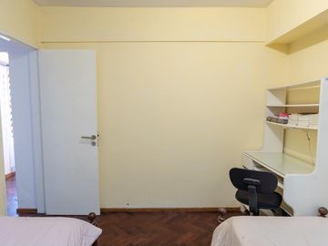 EN VENTA-DEPARTAMENTO DE DOS DORMITORIOS-ZONA CENTRO