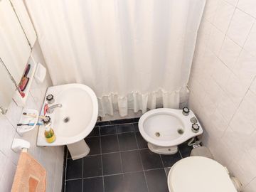EN VENTA-DEPARTAMENTO DE DOS DORMITORIOS-ZONA CENTRO