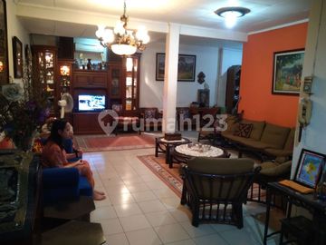 Rumah 2 Lt Di Pusat Bisnis Dekat Kantor Bpk Dan Bank Bni