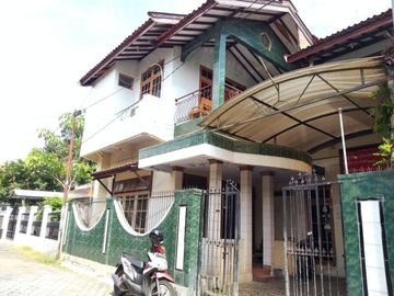 Rumah Induk & Kost Murah 2 Lantai Tanah Luas di Taman Siswa