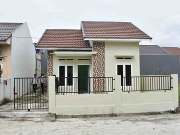 rumah cantik ada pagar di bukit barisan