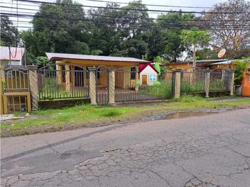 VENDO HERMOSA CASA DE TRES HABITACIONES