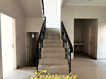 JUAL CEPAT RUMAH MODERN DI PUSAT KOTA GADING SERPONG