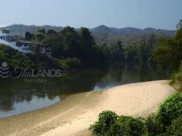 INCREDIBLE RESORT DEVELOPMENT OPPORTUNITY WITH 450 METERS OF RIVERSIDE AND A BEAUTIFUL LARGE SANDY BEACH!!!