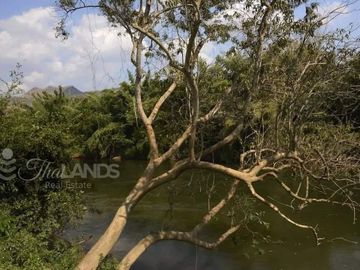 INCREDIBLE RESORT DEVELOPMENT OPPORTUNITY WITH 450 METERS OF RIVERSIDE AND A BEAUTIFUL LARGE SANDY BEACH!!!