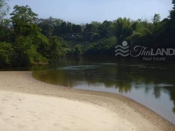 INCREDIBLE RESORT DEVELOPMENT OPPORTUNITY WITH 450 METERS OF RIVERSIDE AND A BEAUTIFUL LARGE SANDY BEACH!!!