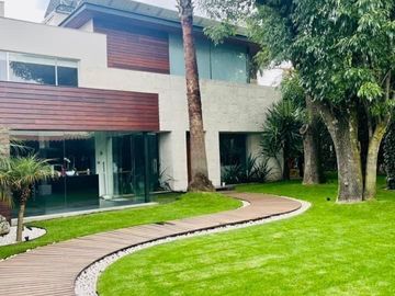 Casa en Venta en calle cerrada - Jardines del Pedregal