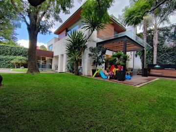 Casa en Venta en calle cerrada - Jardines del Pedregal