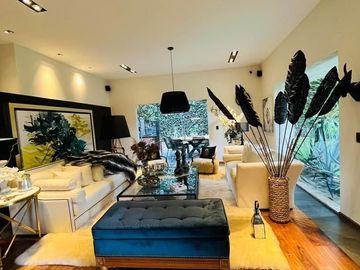 Casa en Venta en calle cerrada - Jardines del Pedregal