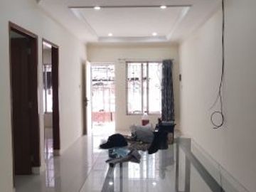 DISEWAKAN !! Rumah Rapih Sudah Renovasi Tinggi dr Jln di Belakang Mall Kelapa Gading , Bisa Nego Tipis