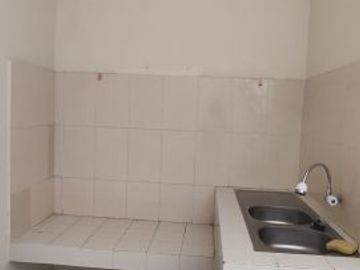 DISEWAKAN !! Rumah Rapih Sudah Renovasi Tinggi dr Jln di Belakang Mall Kelapa Gading , Bisa Nego Tipis