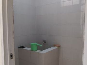 DISEWAKAN !! Rumah Rapih Sudah Renovasi Tinggi dr Jln di Belakang Mall Kelapa Gading , Bisa Nego Tipis