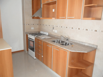 Departamento en Venta en San Cristóbal 2 ambientes 50 m2 + balcón al contrafrente, edificio con amenities, bajas expensas - Av Independencia 2200