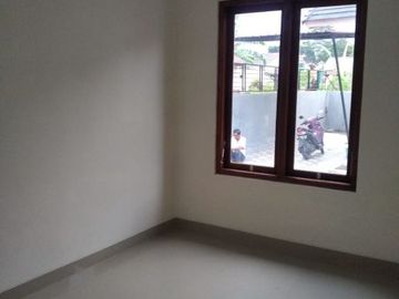 RUMAH SIAP HUNI 3 KAMAR TIDUR &TANAH LUAS DI NGEMPLAK SLEMAN