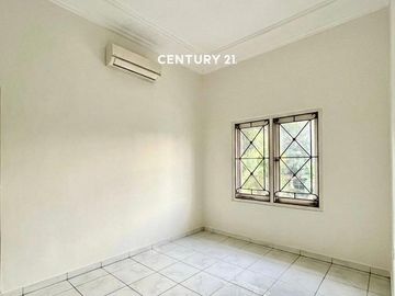 Dijual Rumah Luas Dengan Harga Murah Masih Ada Taman Dibelakang