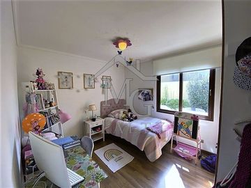 Casa en venta de 4 /5 dorm. en Piedra Roja Colina