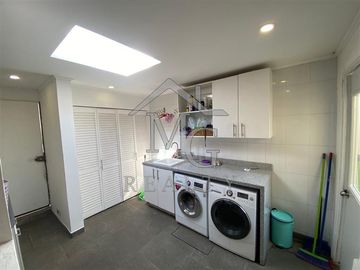 Casa en venta de 4 /5 dorm. en Piedra Roja Colina