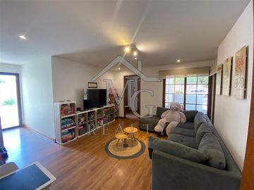 Casa en venta de 4 /5 dorm. en Piedra Roja Colina