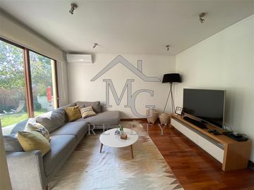 Casa en venta de 4 /5 dorm. en Piedra Roja Colina