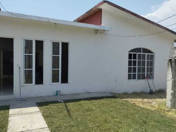 CASA NUEVA EN COCOYOC, BONITA, ESCRITURADA, ACEPTA CRÉDITOS