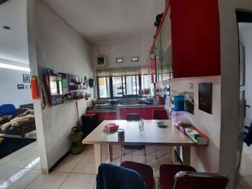 Rumah 2 Lantai Apik Asri Siap Huni di Cluster Jalan Somawinata Tanimulya Ngamprah KBB