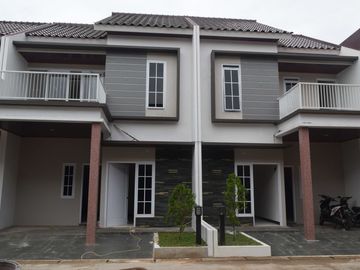 townhouse 2 lantai terjamin bebas banjir