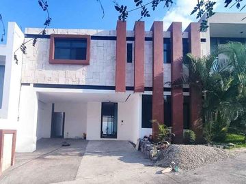 Casa en venta en Av. Palmira Cuernavaca