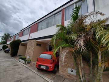 Casa en venta amplia y moderna sector capulispamba machangara cerca de chaullabamba