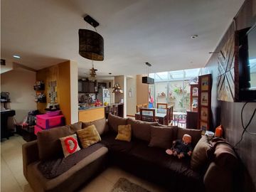 Casa en venta amplia y moderna sector capulispamba machangara cerca de chaullabamba