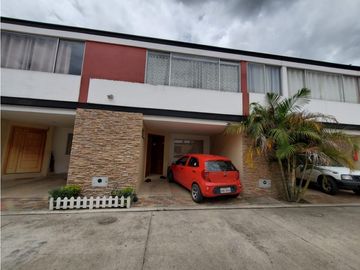 Casa en venta amplia y moderna sector capulispamba machangara cerca de chaullabamba