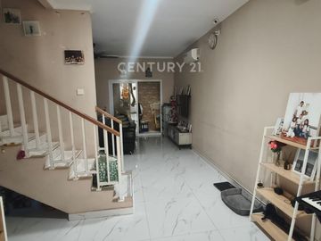 Posisi Premium Depan Taman Full Furnished Rumah Di Cluster Yarra