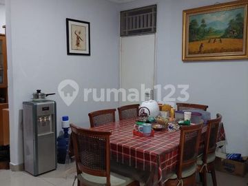 Dijual Rumah Asri Sudah Renovasi Siap Huni di Bintaro Jaya Sektor 6