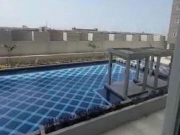 Apt. Puncak Dharmahusada Baru gress, Kosongan view pool
