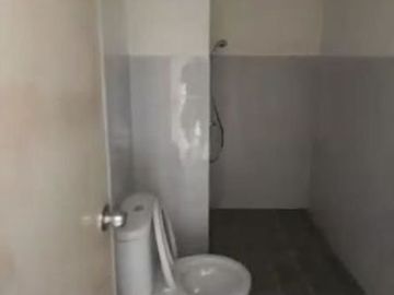 Apt. Puncak Dharmahusada Baru gress, Kosongan view pool