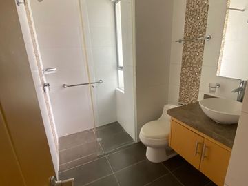 Venta de Apartamento en Floridablanca-sector de la Foscal. Cod V9036