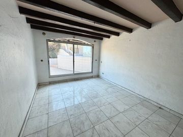 Casa en arriendo de 8 dorm. en Vitacura